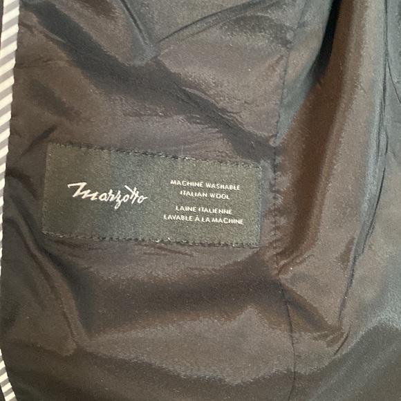 Size 2 Banana Republic Blazer - Picture 5 of 6